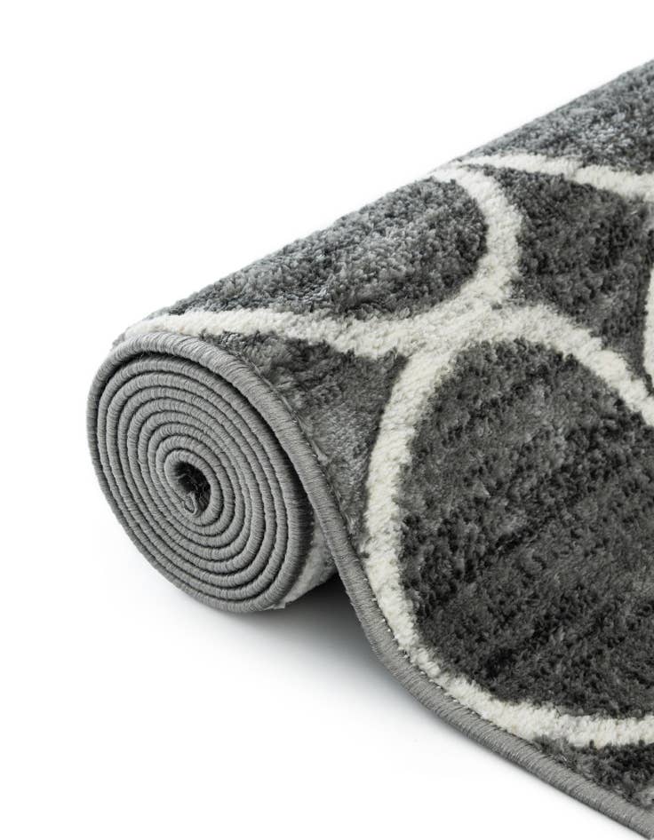 Detail image of  2' 7 x 16' 5 Lattice Trellis Runner Rug