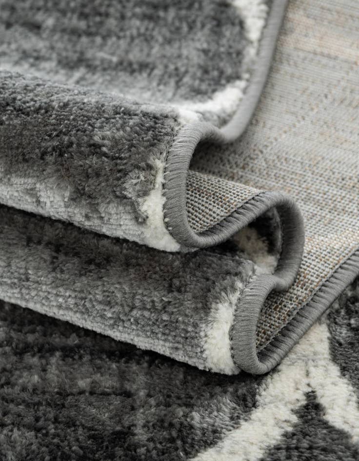 Detail image of  2' 7 x 16' 5 Lattice Trellis Runner Rug