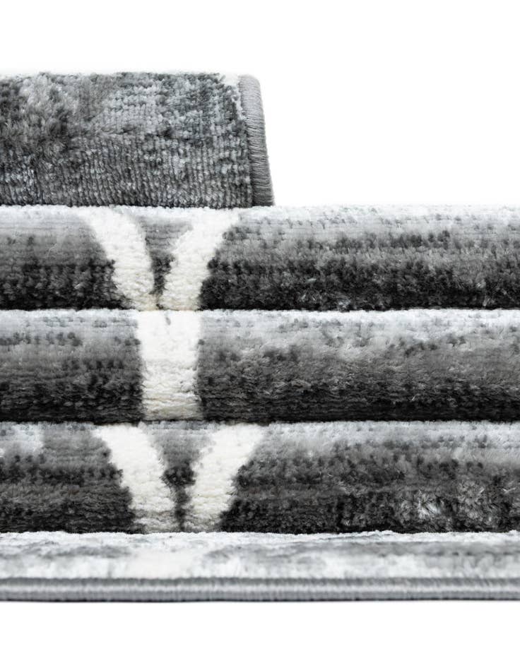 Detail image of  2' 7 x 16' 5 Lattice Trellis Runner Rug