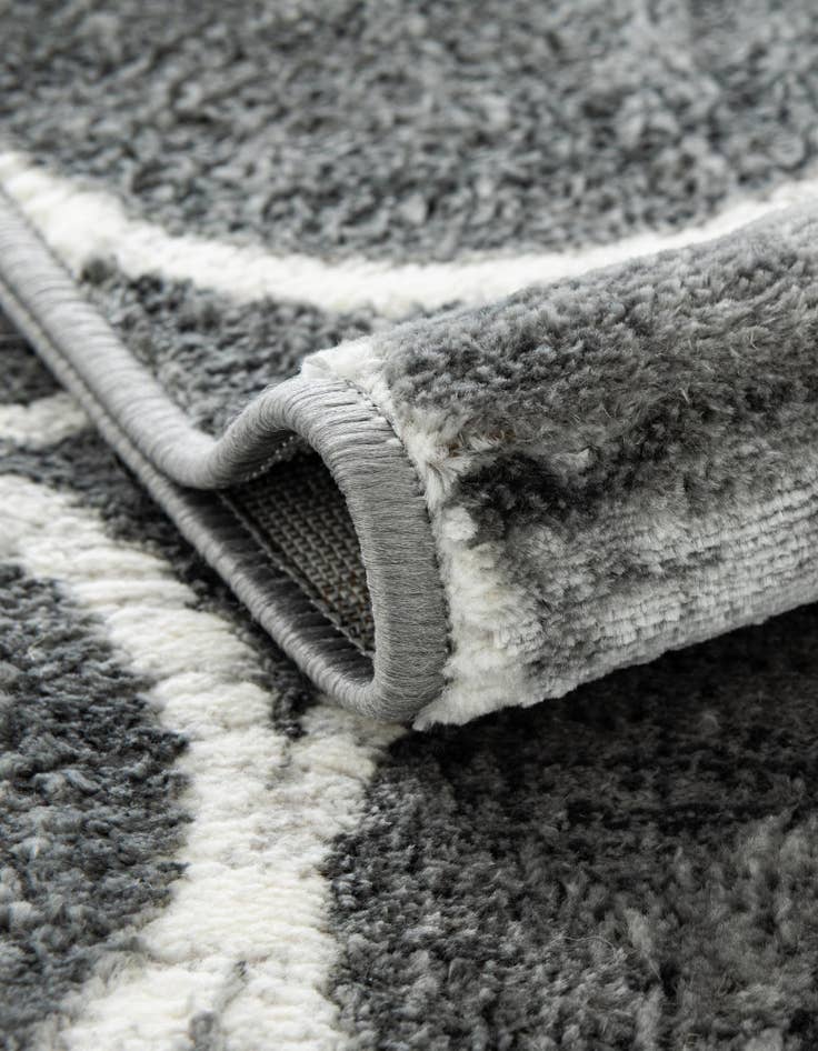 Detail image of  2' 7 x 16' 5 Lattice Trellis Runner Rug