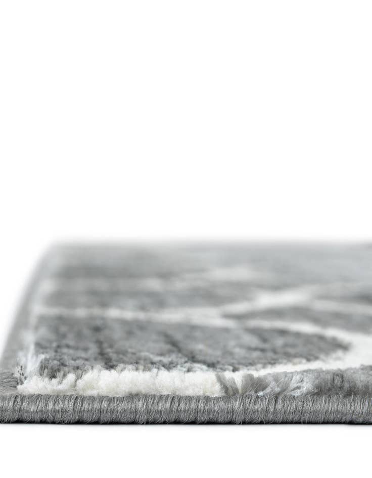 Detail image of  2' 7 x 16' 5 Lattice Trellis Runner Rug