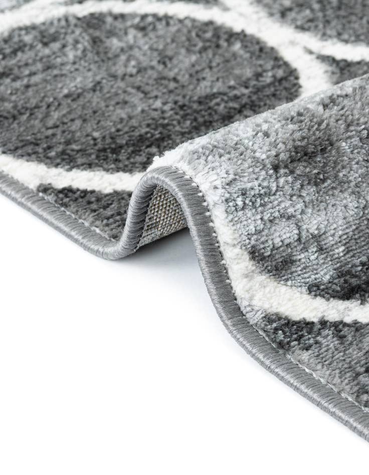 Detail image of  2' 7 x 16' 5 Lattice Trellis Runner Rug