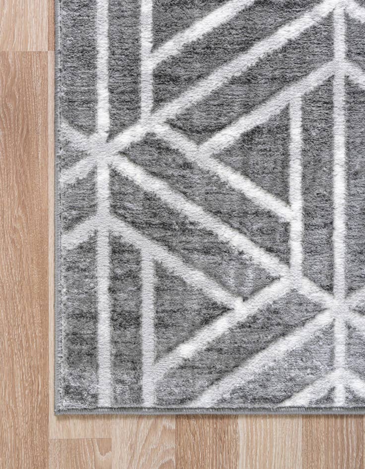 Detail image of  2' x 6' Lattice Trellis Runner Rug