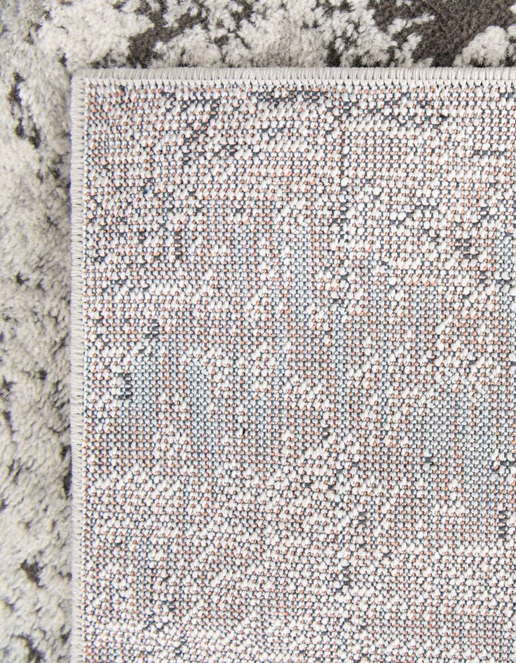 Detail image of  2' 2 x 6' Leipzig Runner Rug