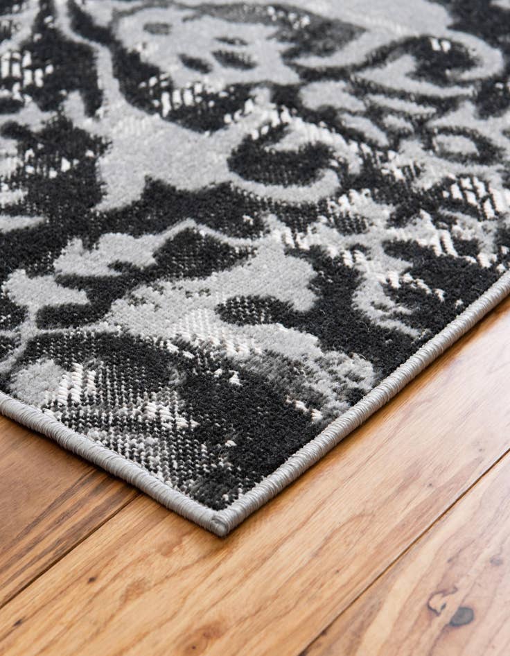 Detail image of  2' 7 x 10' Lucerne Runner Rug