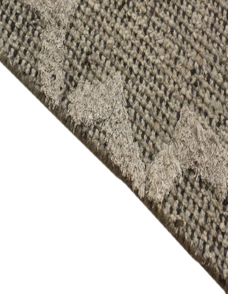 Detail image of  2' 10 x 8' 10  Hand Knotted Luna Runner Rug