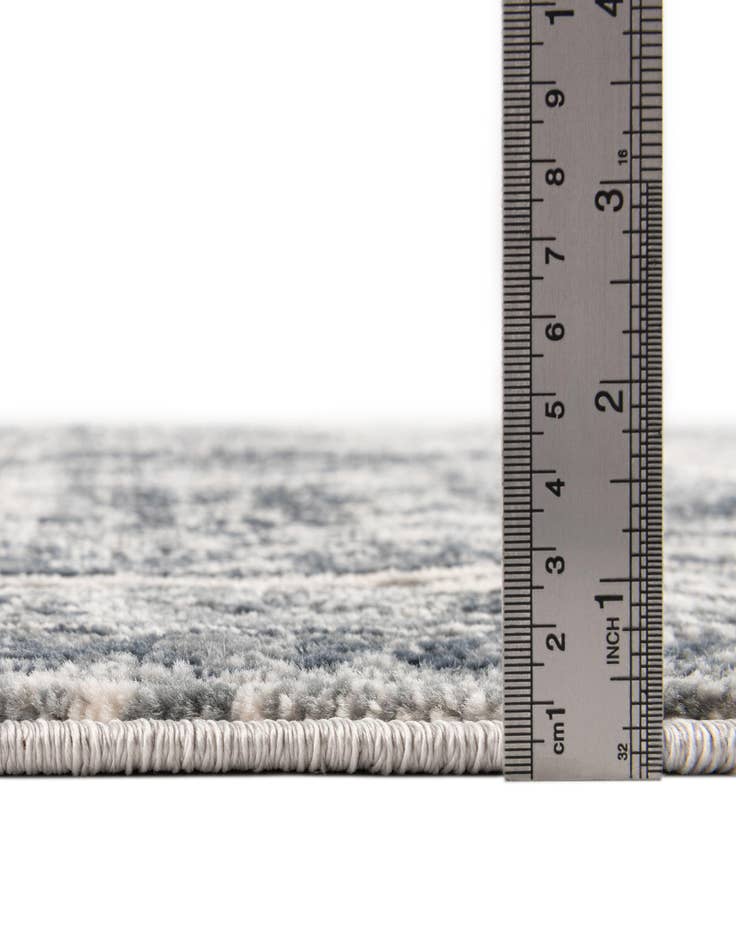 Detail image of  2' 6 x 7' 7 Oregon Runner Rug