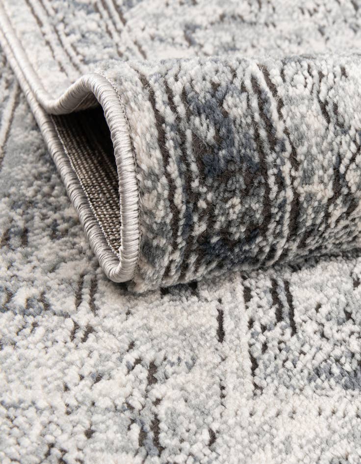 Detail image of  2' 6 x 7' 7 Oregon Runner Rug