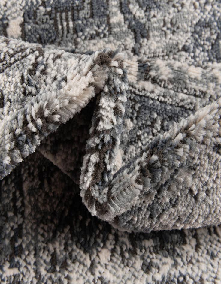 Detail image of  2' 6 x 7' 7 Oregon Runner Rug