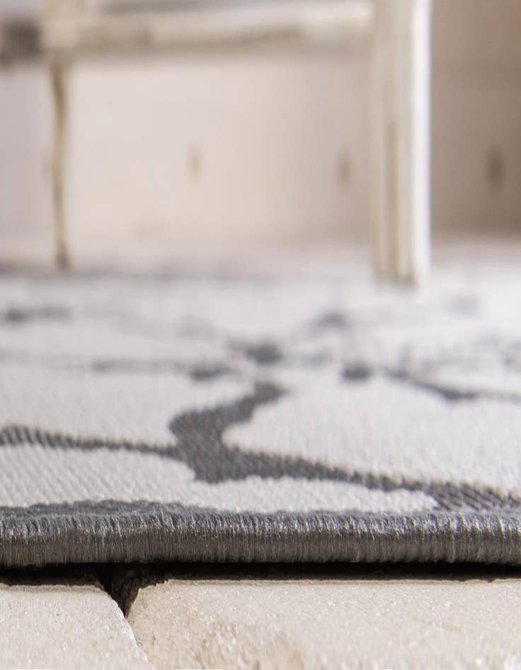 Detail image of  2' 2 x 6'  Washable Botanical Indoor / Outdoor Runner Rug