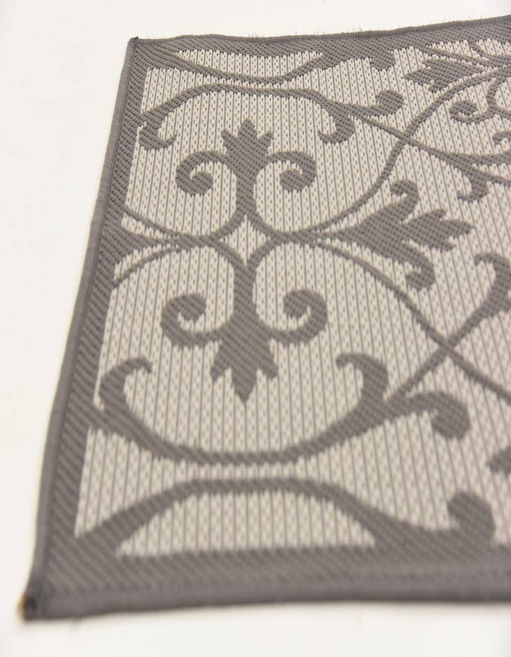 Detail image of  2' 2 x 6'  Washable Botanical Indoor / Outdoor Runner Rug