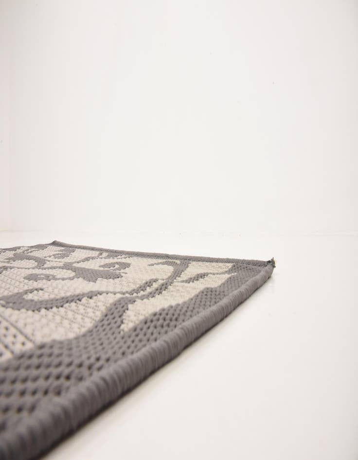 Detail image of  2' 2 x 6'  Washable Botanical Indoor / Outdoor Runner Rug