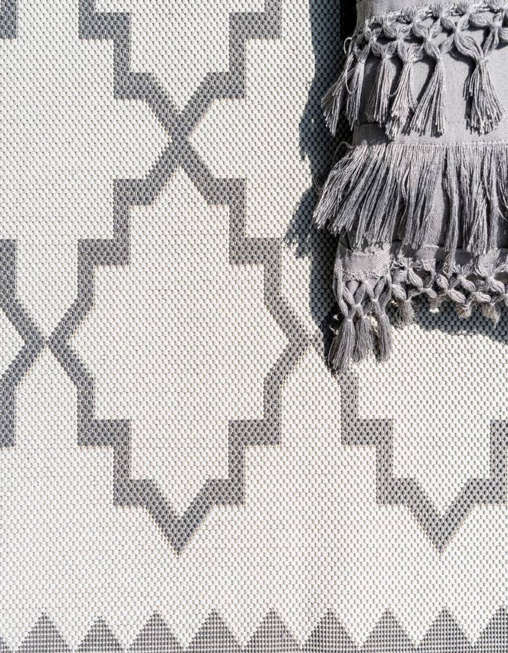 Detail image of  2' 2 x 6'  Washable Lattice Indoor / Outdoor Runner Rug