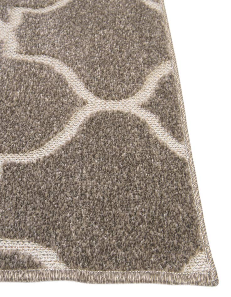 Detail image of 2' x 6' Washable Lattice Indoor / Outdoor Runner Rug