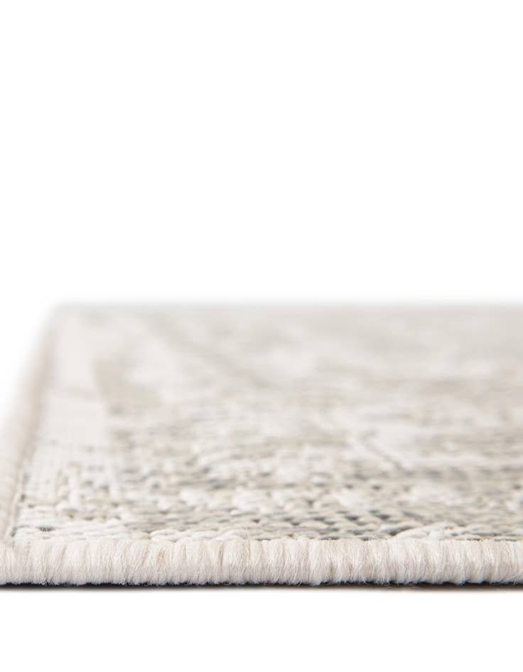 Detail image of  2' 7 x 12'  Washable Traditional Indoor / Outdoor Runner Rug