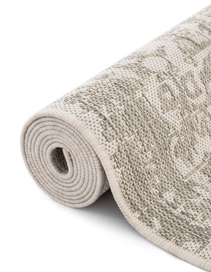 Detail image of  2' 7 x 12'  Washable Traditional Indoor / Outdoor Runner Rug