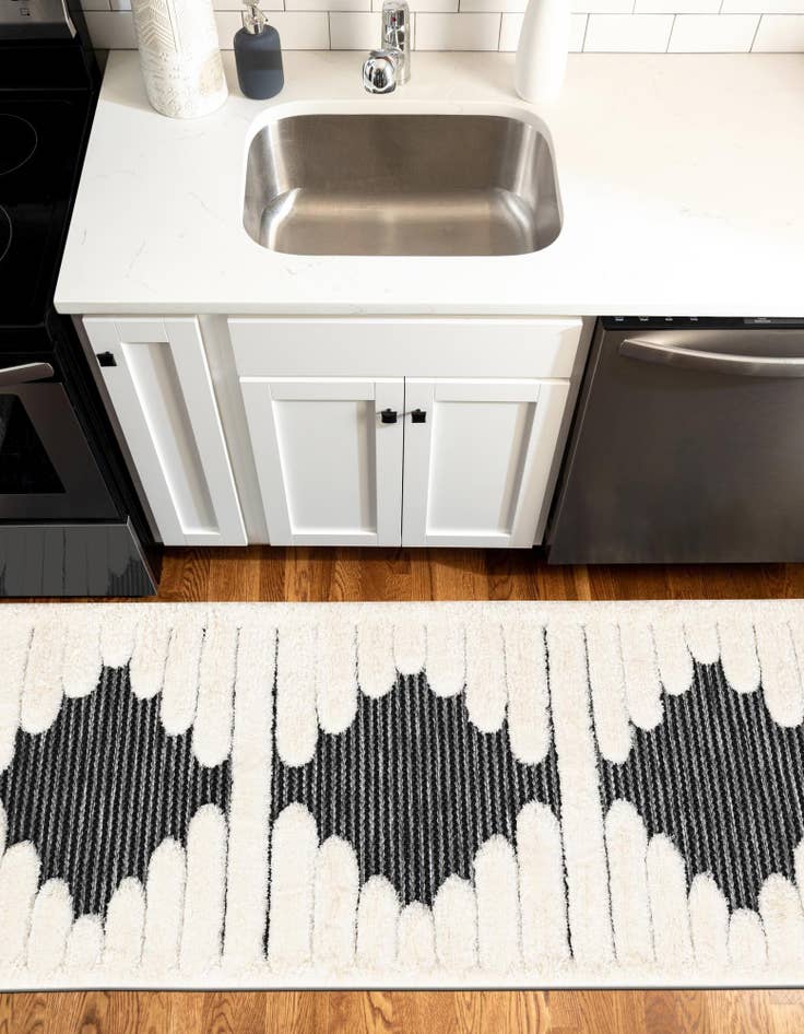 Detail image of  2' x 5' Prismatic Runner Rug