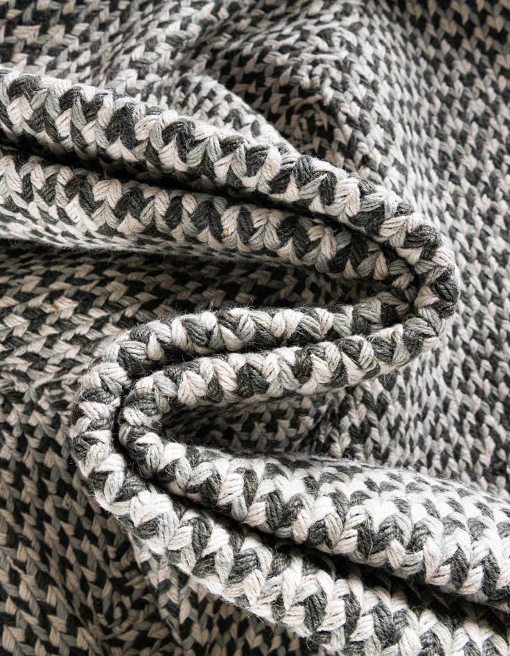 Detail image of  2' 7 x 10'  Hand Tweed Braided Jute Runner Rug