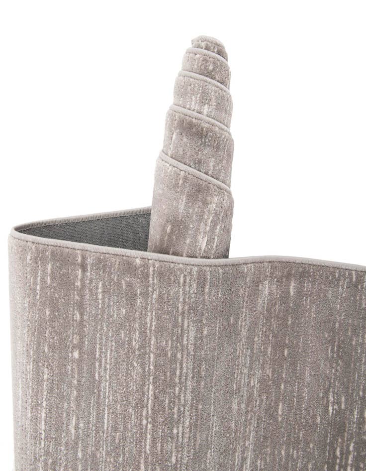 Detail image of Jill Zarin 2' 7 x 14' Uptown Madison Avenue Runner Rug