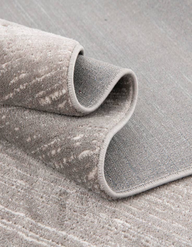 Detail image of Jill Zarin 2' 7 x 14' Uptown Madison Avenue Runner Rug