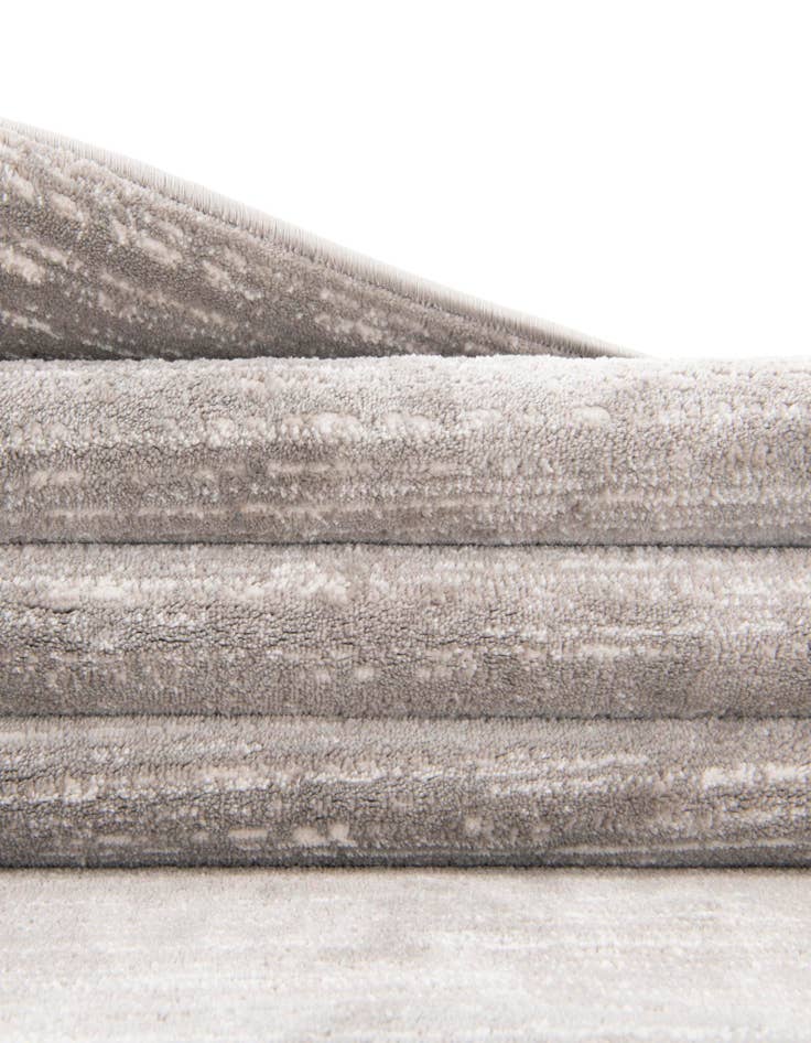 Detail image of Jill Zarin 2' 7 x 14' Uptown Madison Avenue Runner Rug