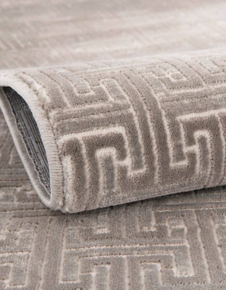 Detail image of Jill Zarin 2' 7 x 8' Uptown Park Avenue Runner Rug