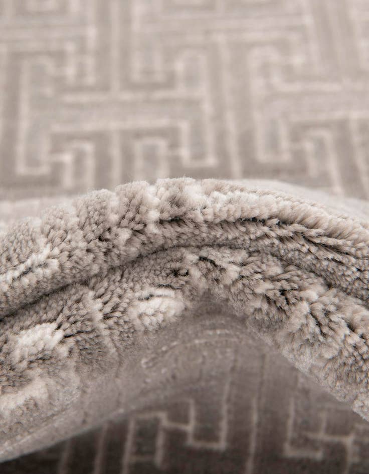 Detail image of Jill Zarin 2' 7 x 8' Uptown Park Avenue Runner Rug
