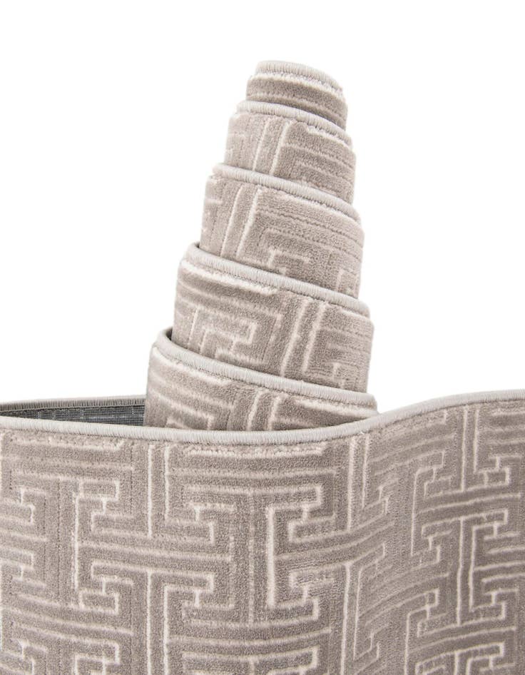 Detail image of Jill Zarin 2' 7 x 8' Uptown Park Avenue Runner Rug