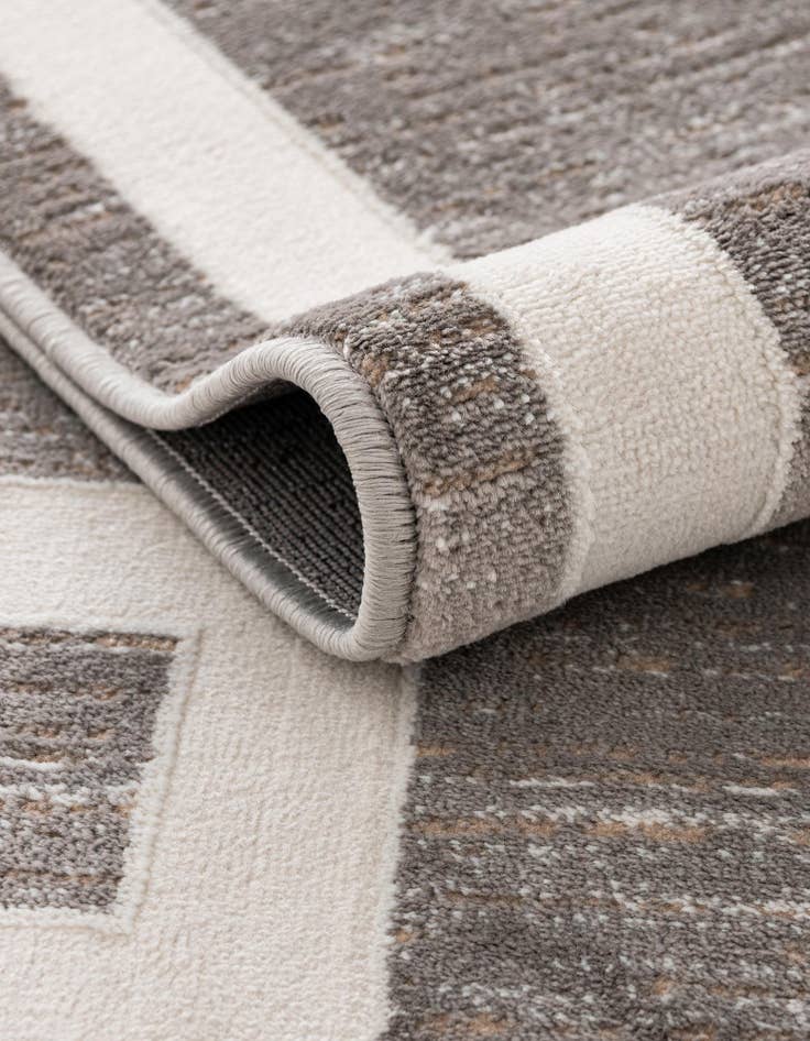 Detail image of Jill Zarin 2' 7 x 14' Uptown Lenox Hill Runner Rug