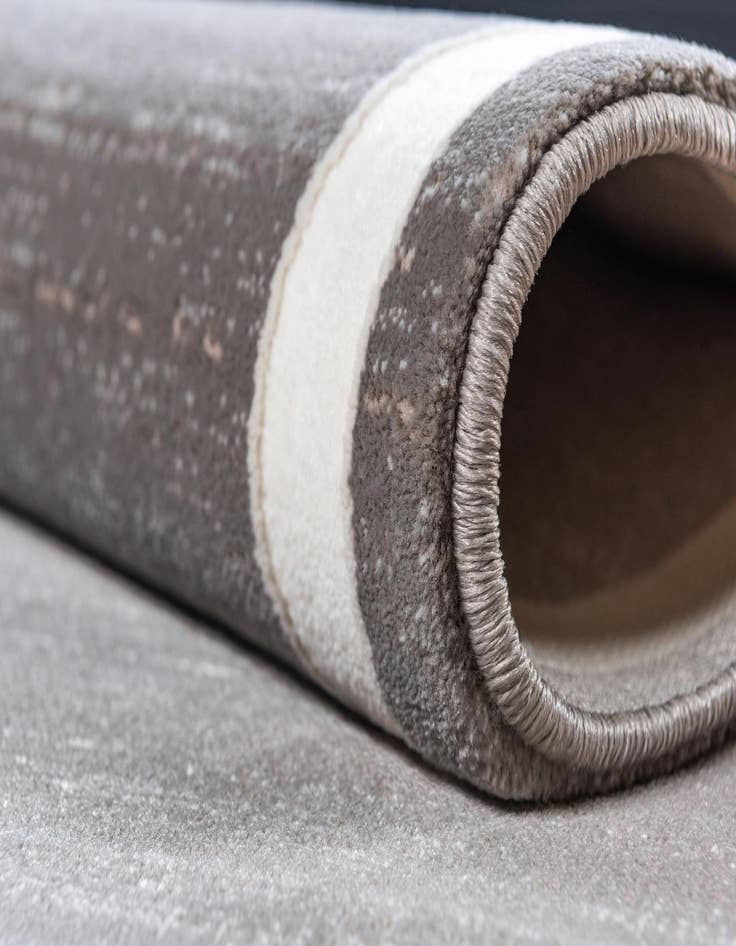 Detail image of Jill Zarin 2' 7 x 14' Uptown Lenox Hill Runner Rug