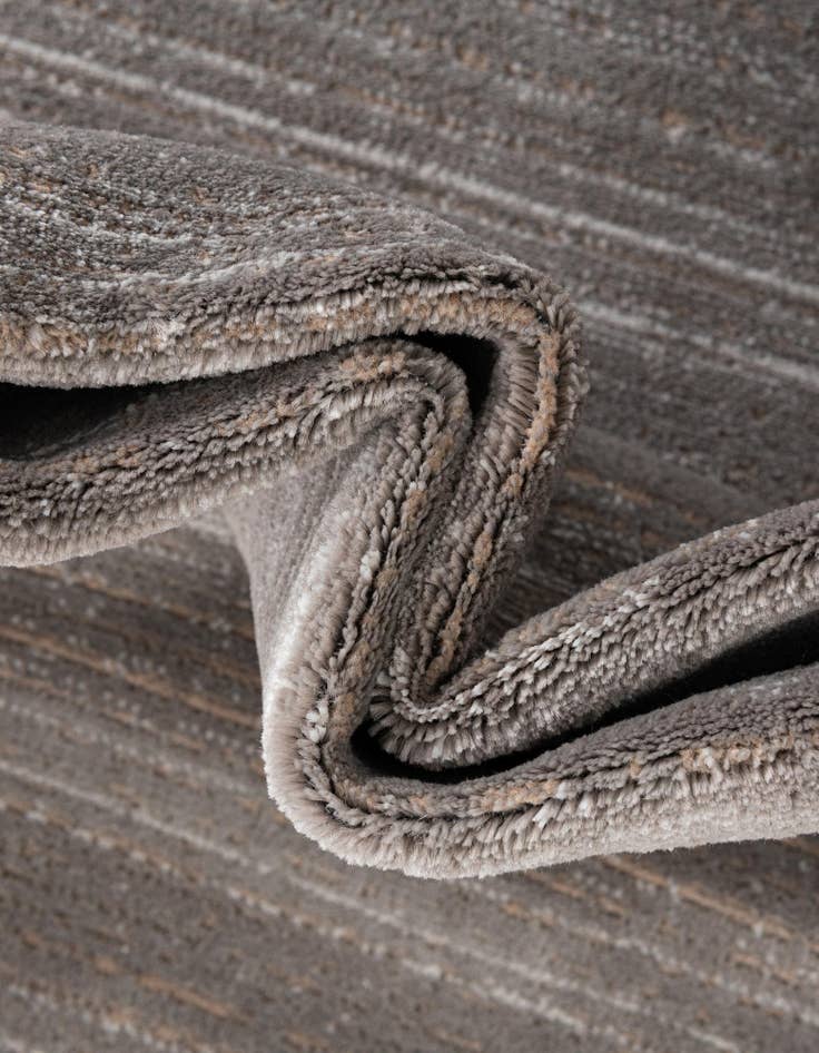 Detail image of Jill Zarin 2' 7 x 14' Uptown Lenox Hill Runner Rug