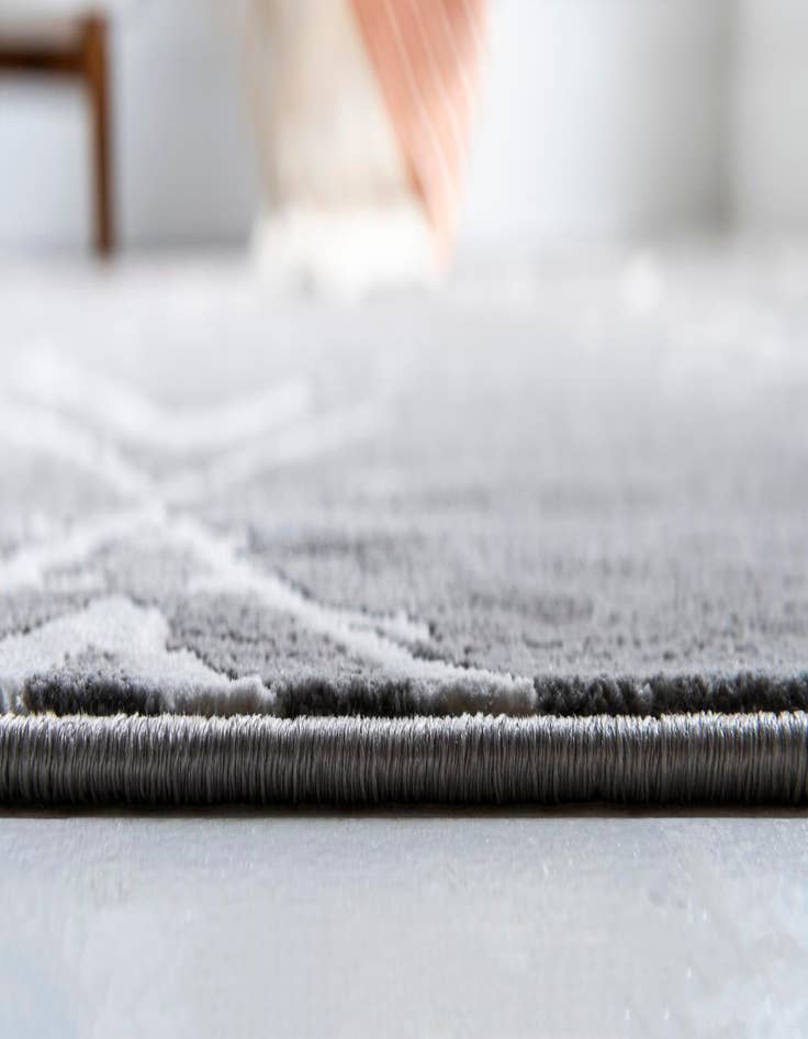 Detail image of Jill Zarin 2' 7 x 8' Uptown Carnegie Hill Runner Rug