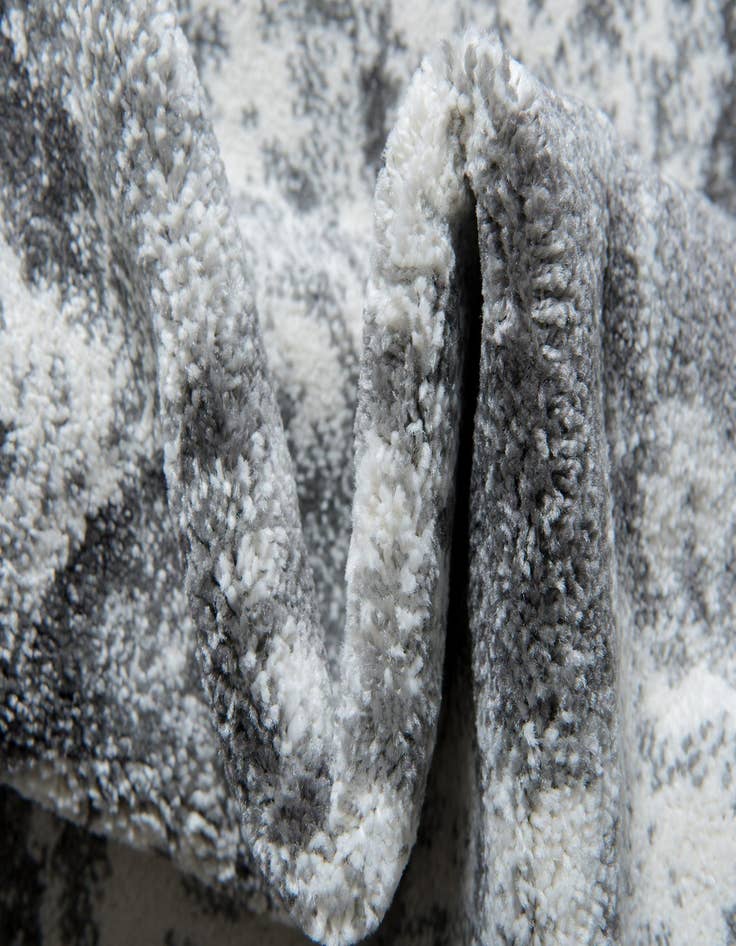 Detail image of  2' x 6' Veneto Runner Rug