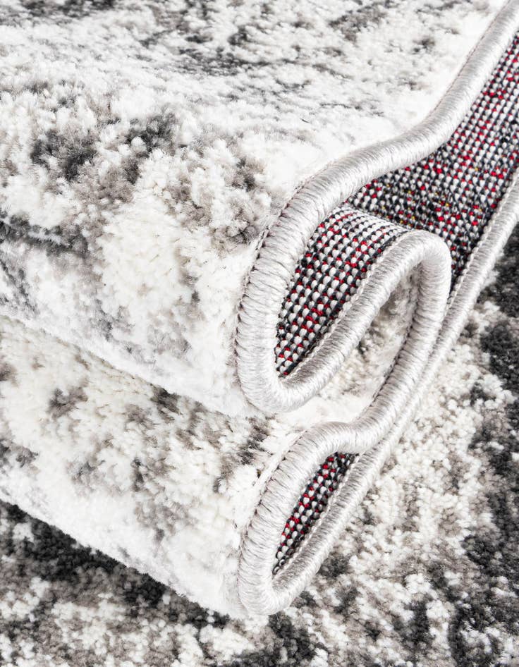 Detail image of  2' 7 x 10' Veneto Runner Rug