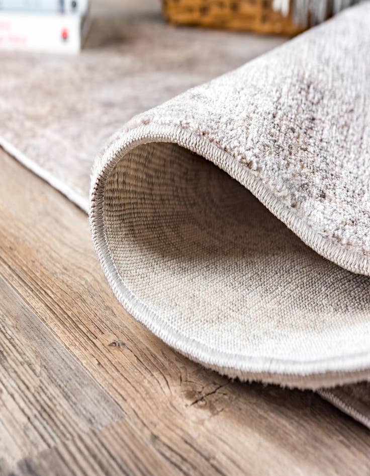 Detail image of  2' 7 x 6' Victoria Runner Rug