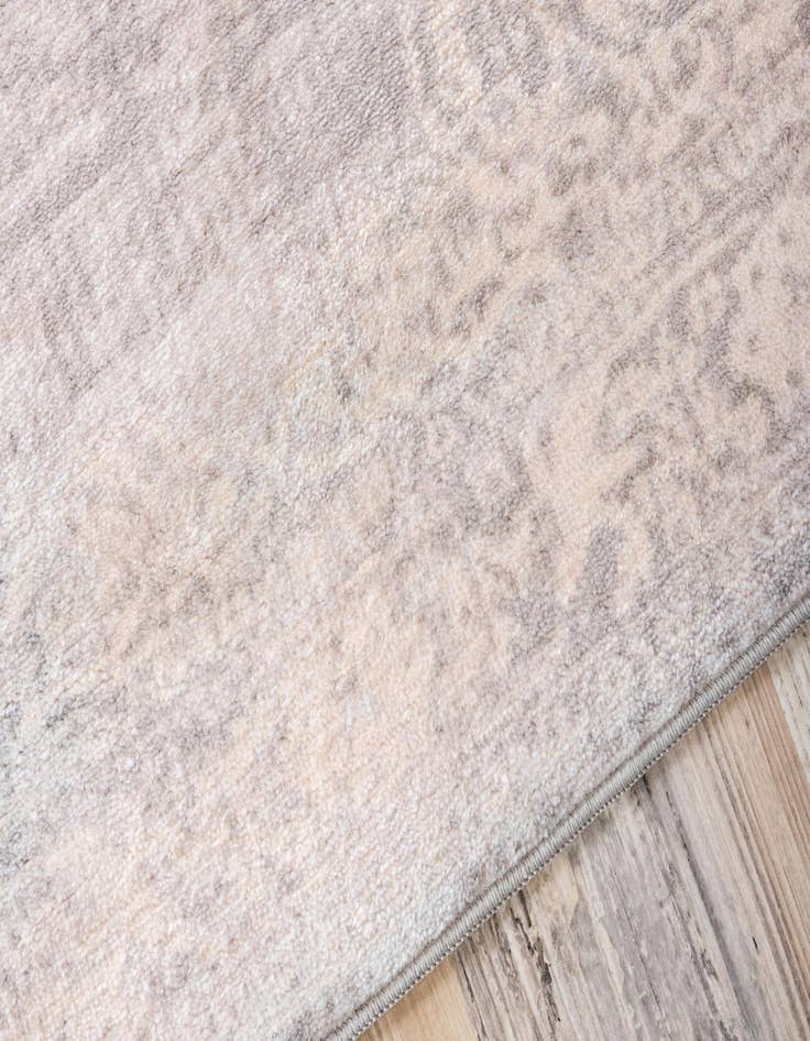 Detail image of  2' 7 x 6' Victoria Runner Rug