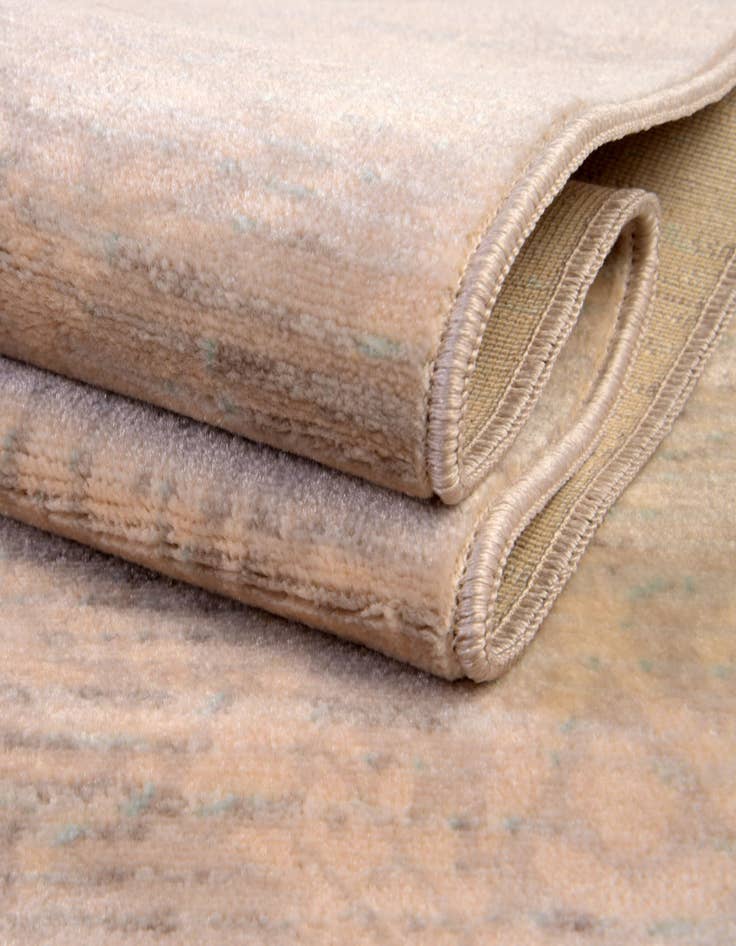 Detail image of  2' 7 x 6' Victoria Runner Rug