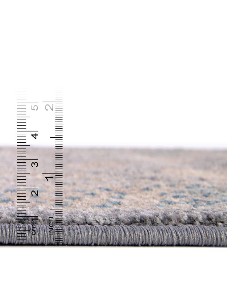 Detail image of  2' 7 x 10' Viola Runner Rug