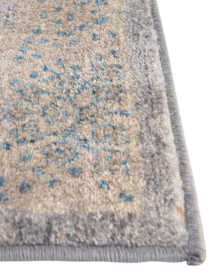 Detail image of  2' 7 x 10' Viola Runner Rug