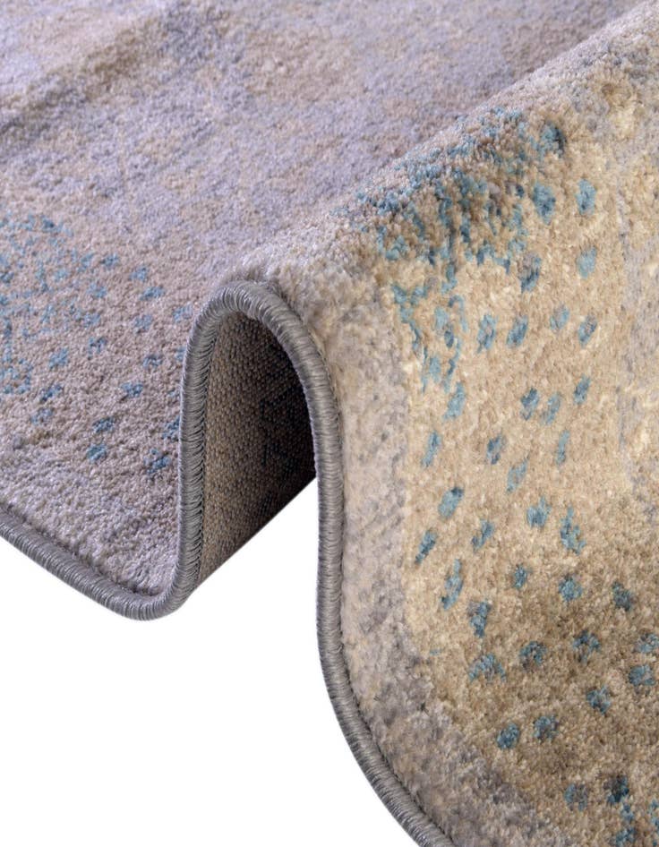 Detail image of  2' 7 x 10' Viola Runner Rug