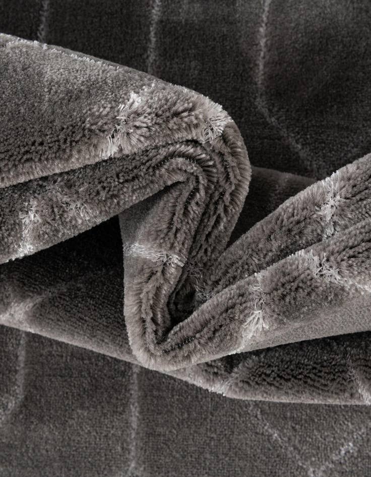 Detail image of  7' 10 x 10'  Marilyn Monroe™ Glam Trellis Oval Rug