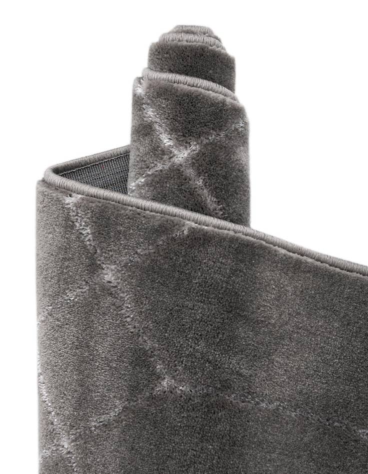 Detail image of  7' 10 x 10'  Marilyn Monroe™ Glam Trellis Oval Rug