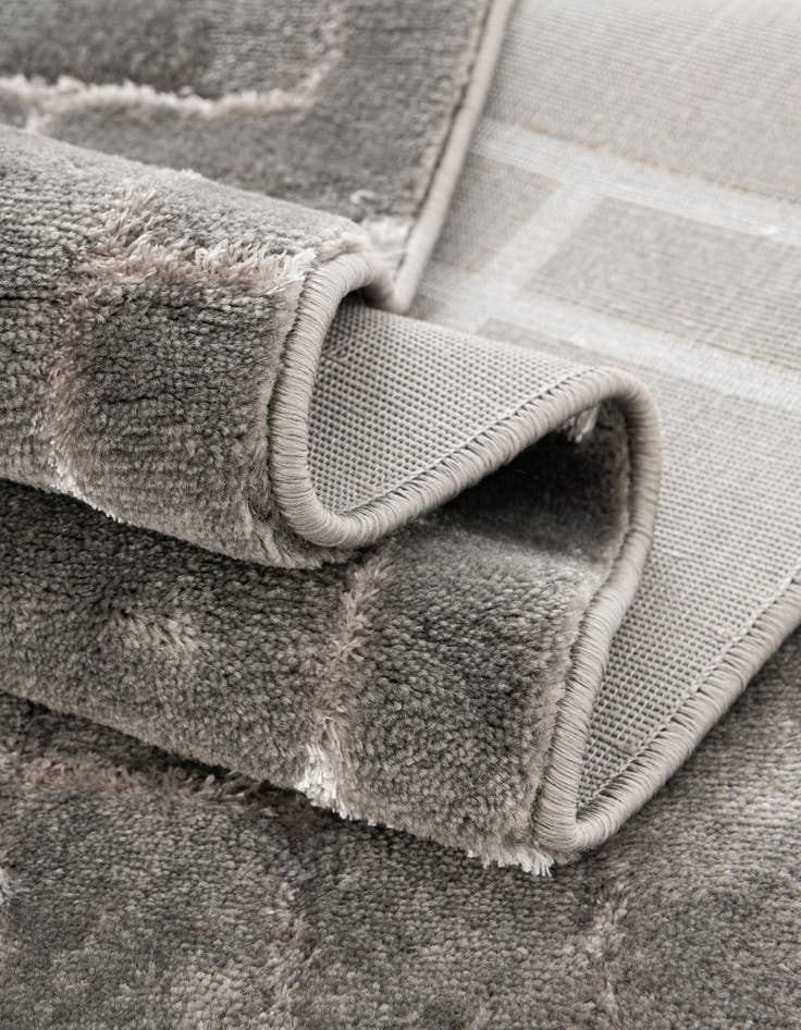 Detail image of  4' x 6'  Marilyn Monroe&trade; Glam Deco Rug