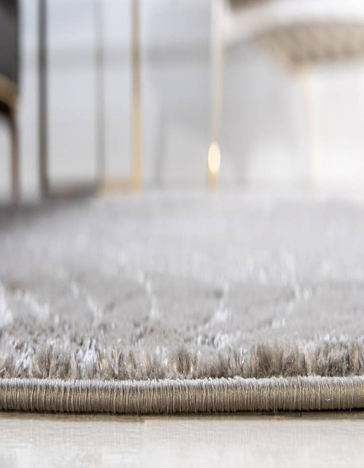 Detail image of  4' x 6'  Marilyn Monroe™ Glam Dahlia Rug