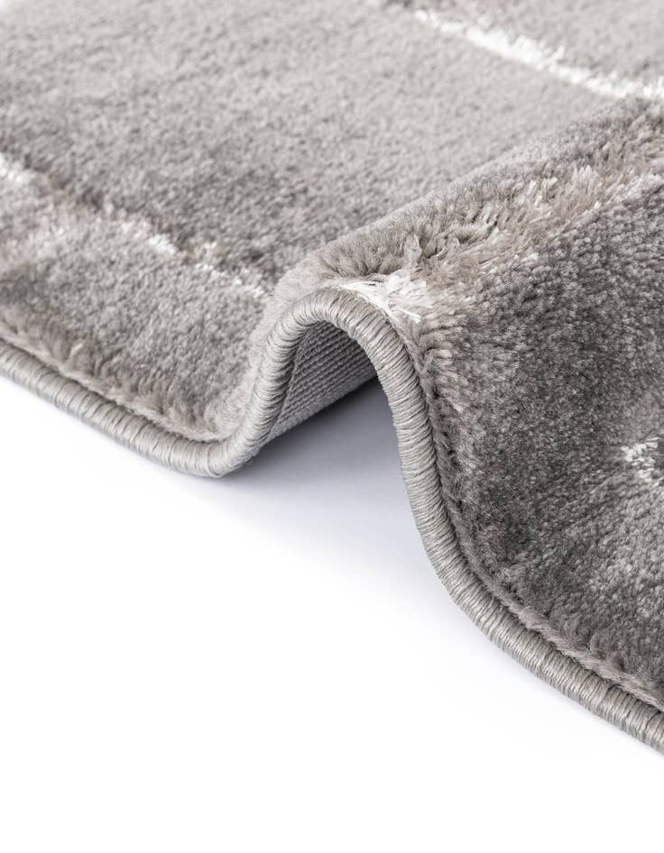 Detail image of  7' 10 x 7' 10  Marilyn Monroe&trade; Glam Deco Round Rug