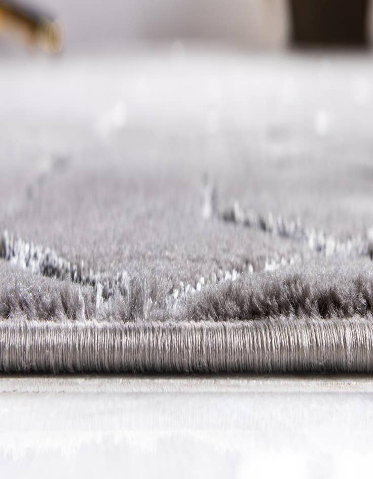 Detail image of  2' x 6'  Marilyn Monroe&trade; Glam Trellis Runner Rug