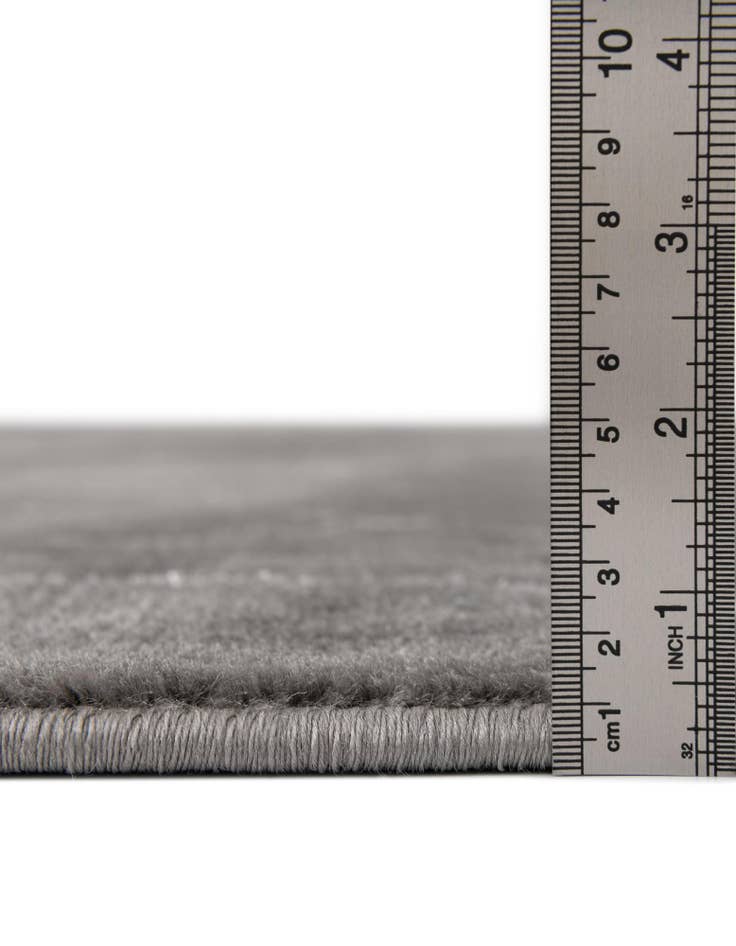 Detail image of  7' 10 x 7' 10  Marilyn Monroe&trade; Glam Trellis Square Rug