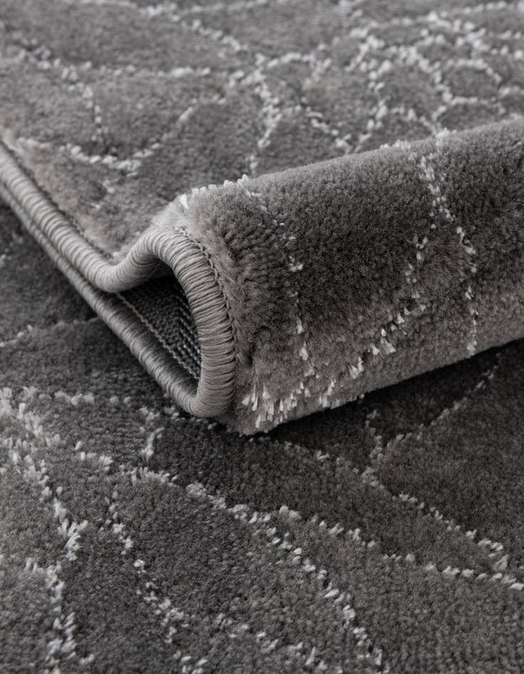 Detail image of  7' 10 x 7' 10  Marilyn Monroe™ Glam Dahlia Square Rug