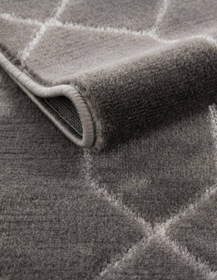 Detail image of  7' 10 x 7' 10  Marilyn Monroe™ Glam Trellis Square Rug