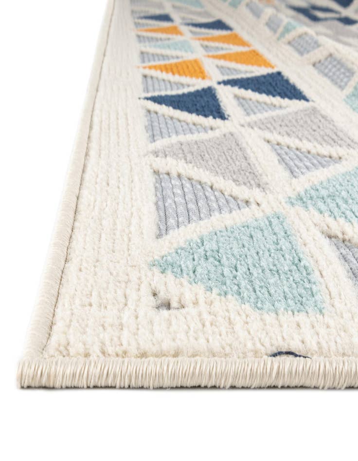 Detail image of  7' 10 x 7' 10  Washable Aruba Indoor / Outdoor Square Rug